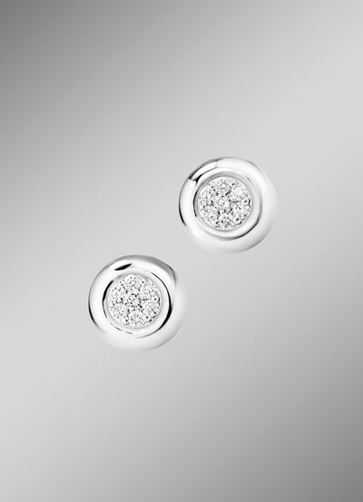 Glänzende Ohrstecker mit Brillanten 