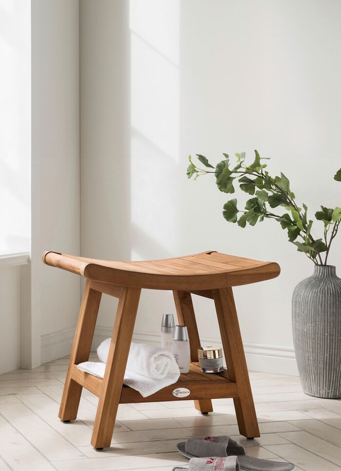 Badhocker aus robustem, massivem Teakholz 