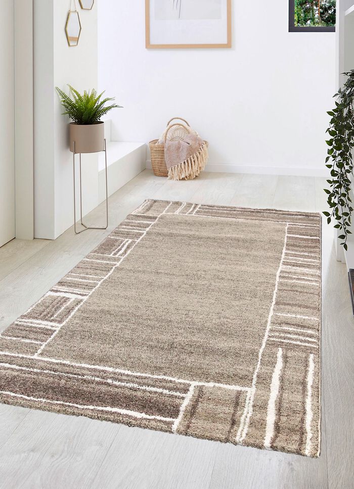 Br&uuml;cken und Teppiche mit fein gearbeiteter Bord&uuml;re 