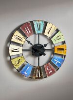 Wanduhr aus dem Hause AMS mit Metallgeh&auml;use 
