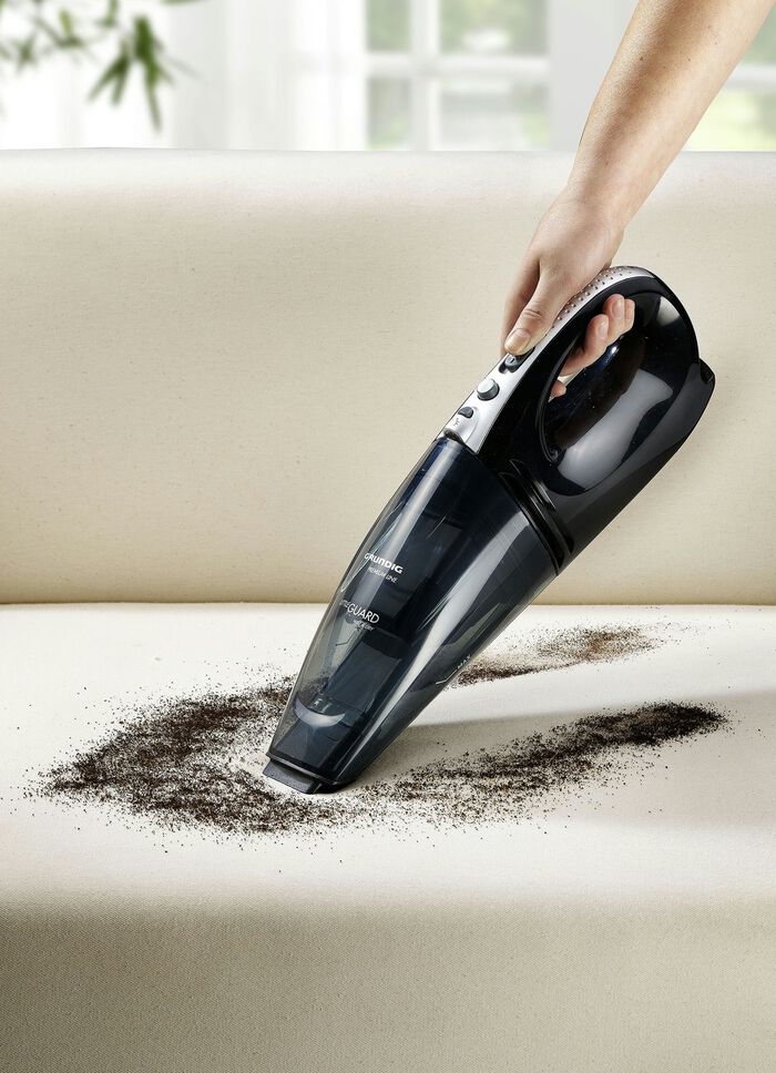 GRUNDIG Akku-Handstaubsauger mit Zubehör 