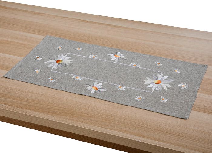 Tisch- und Raumdekoration in Leinenoptik 