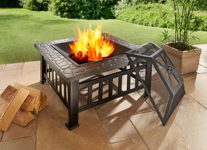 Feuerstelle mit Gitterdeckel 