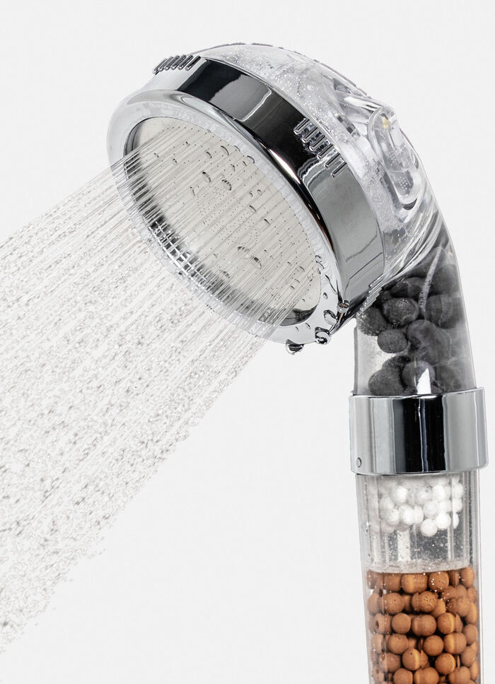 Wasserspar-Duschkopf und Wassersparer 