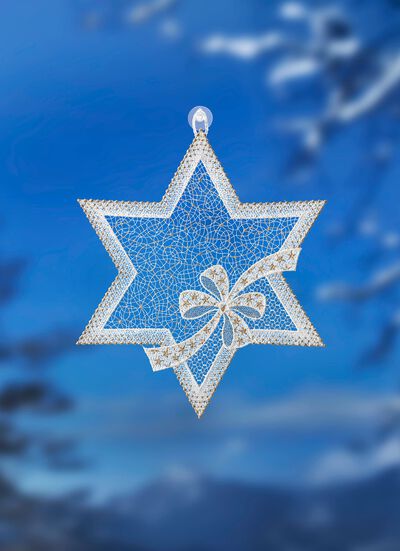 Fensterbild Stern mit Schleife aus Plauener Spitze 