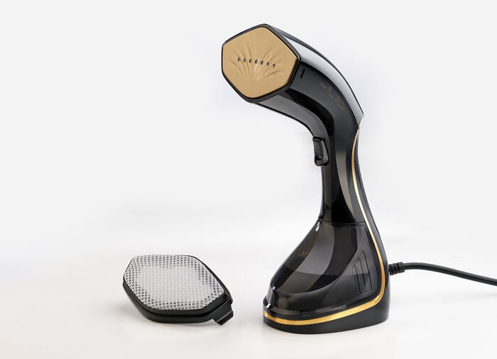 Grundig Dampfbürste - ideal für Hängendes und auf Reisen 