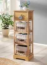 Kommode aus Massivholz mit eingearbeiteten Gebrauchsspuren 