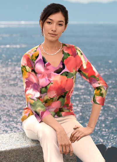 Pullover in floralem Feinstrick 