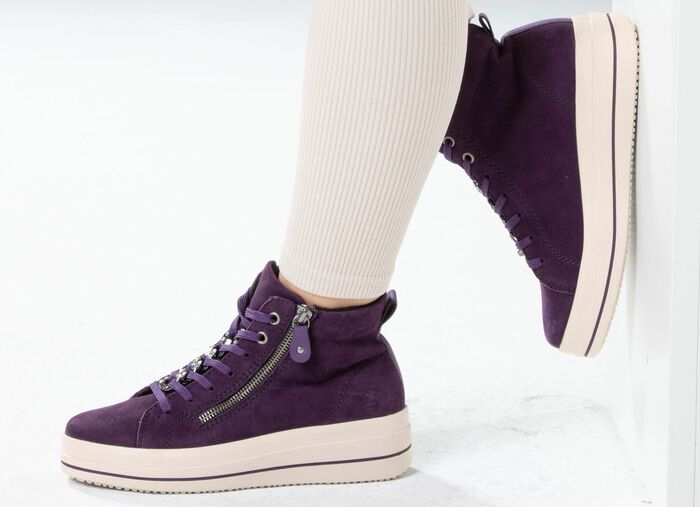 Remonte Bootie mit funkelnder Zierkette an der Schn&uuml;rung 