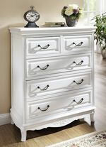 Schubladenkommode in Antikwei&szlig; 