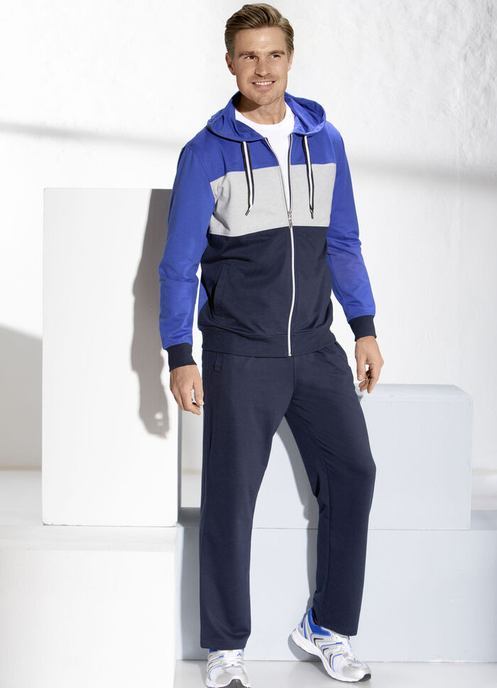 Freizeitanzug mit Kapuze 