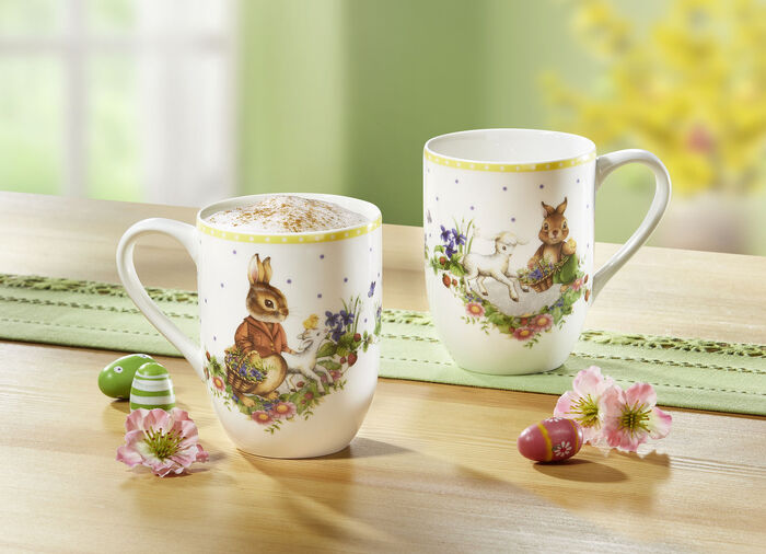 Henkelbecher aus Porzellan