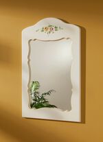 Teilmassive M&ouml;belserie mit kunstvollen Holzverzierungen 