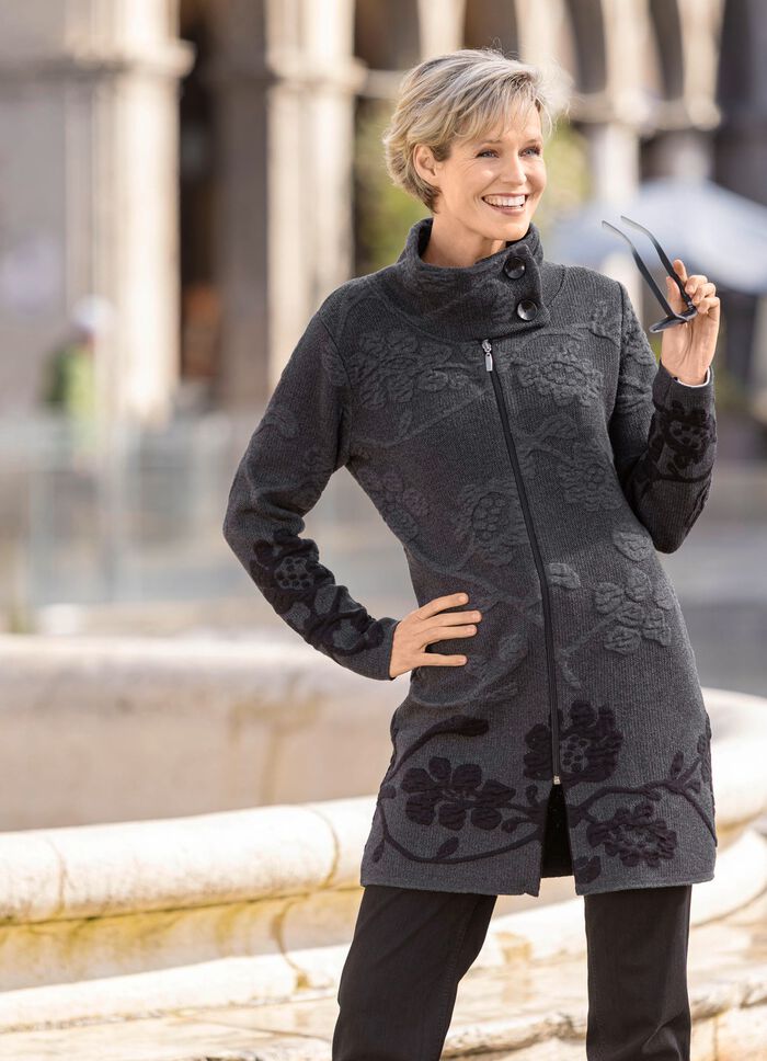 Long-Strickjacke mit Cloqu&eacute;-Effekten 