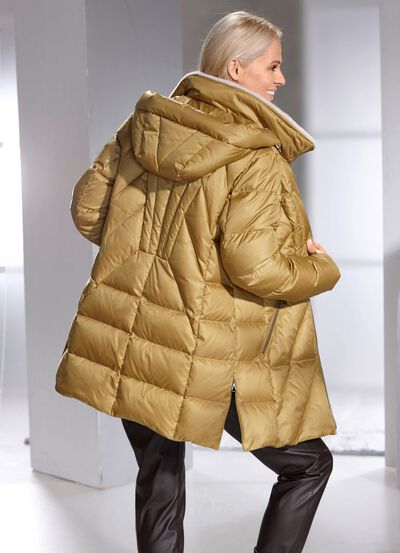 Daunenjacke mit abnehmbarer Kapuze 