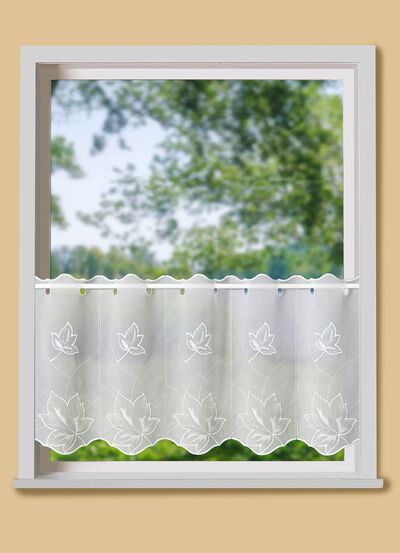 Kurzstore mit aufwendiger Plauener Stickerei 