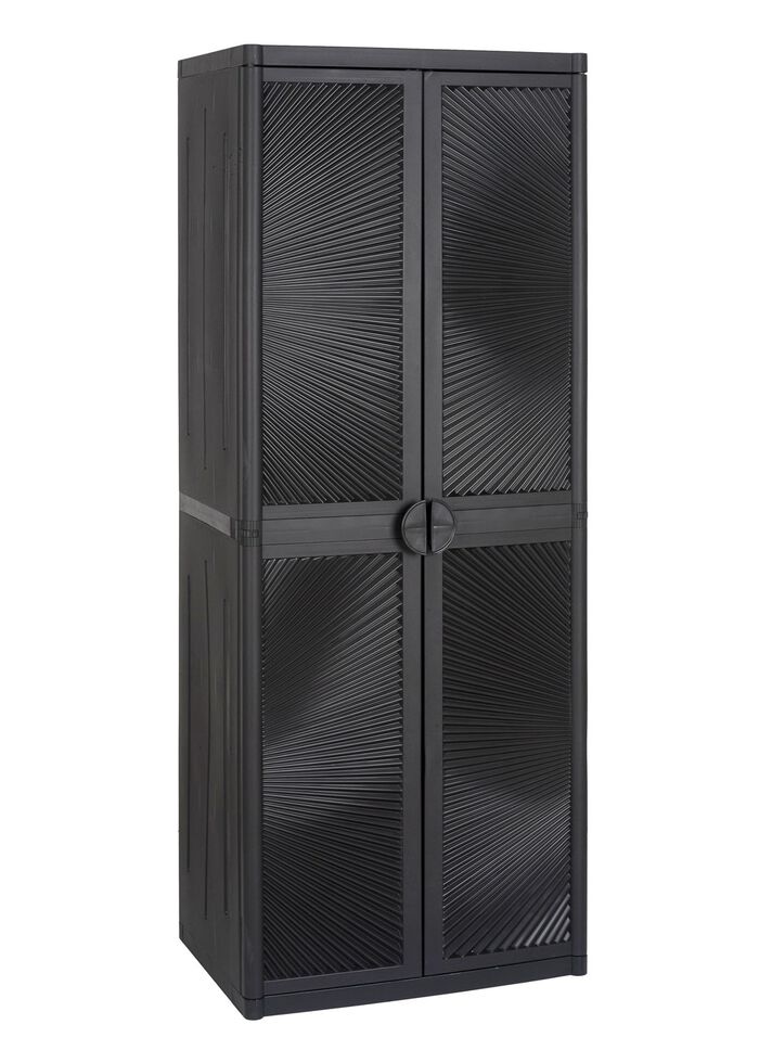 Gartenschrank mit strahlenf&ouml;rmigem Design an den T&uuml;ren 