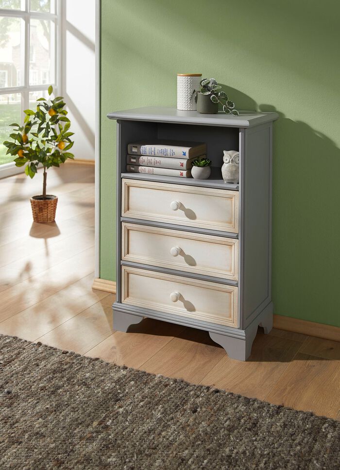 Schubladenkommode im Landhaus-Stil 