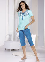 Schlafanzug mit kurzen Ärmeln und wadenlanger Hose  