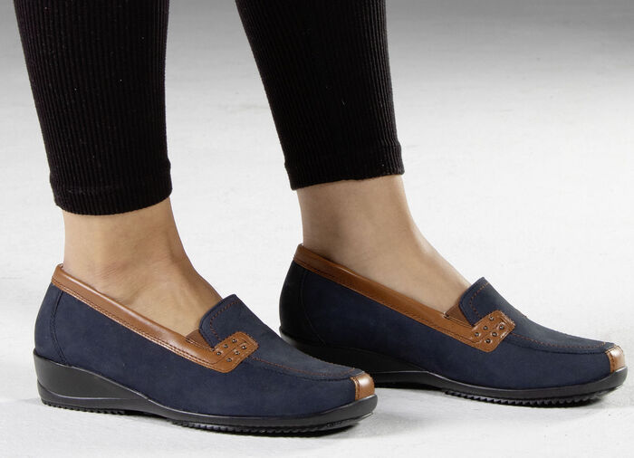 Waldläufer, bequeme Damen-Slipper, Weite H, mit herausnehmbarem Fußbett MARINE-COGNAC