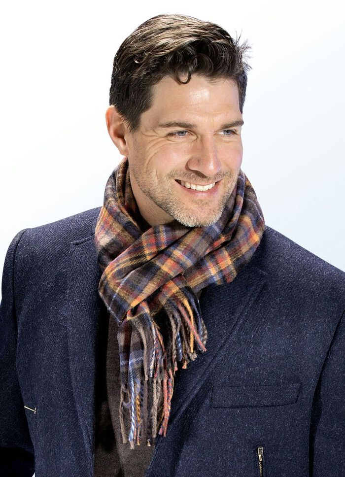 Ansprechender karierter Schal 
