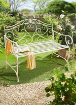 Gartenbank in antikwei&szlig; 