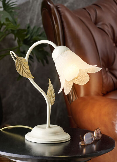 Tischleuchte aus Metall mit Glasschirm 