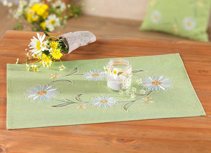 Bestickte Tischdecke oder Kissenbezug 