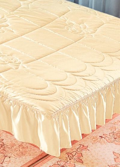 Tagesdecke mit Volantabschluss 