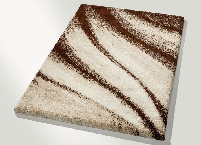 Fantasievoll gestaltete Br&uuml;cken und Teppiche 