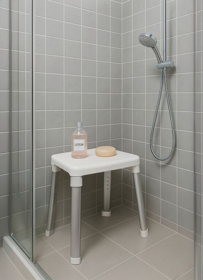 Dusch- und Badehocker mit extra gro&szlig;er Sitzfl&auml;che 