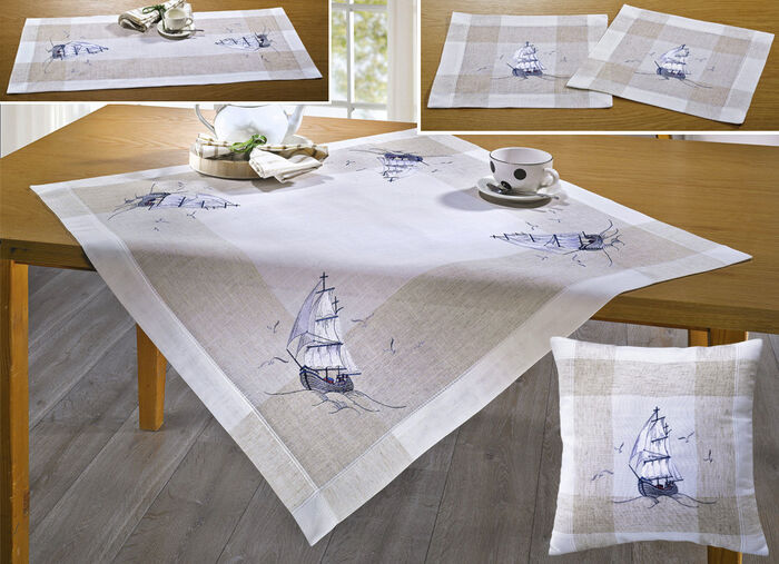 Mit Schiffsmotiven bestickte Raumdekoration 