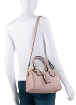 Laurina Tasche mit abnehmbarem Schmuck-Anh&auml;nger PUDERROS&Eacute;