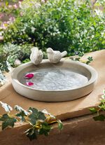 Zeitlose Vogeltr&auml;nke aus Zement 