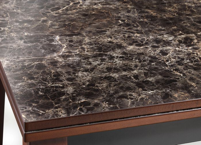 Esstisch mit dekorativer Tischplatte 