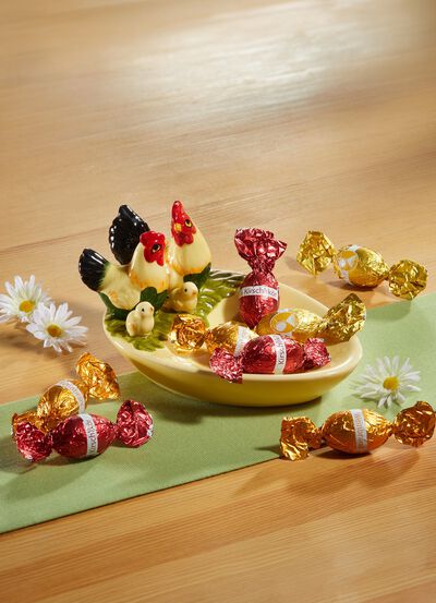 Dekoschale aus Keramik mit s&uuml;&szlig;er F&uuml;llung 