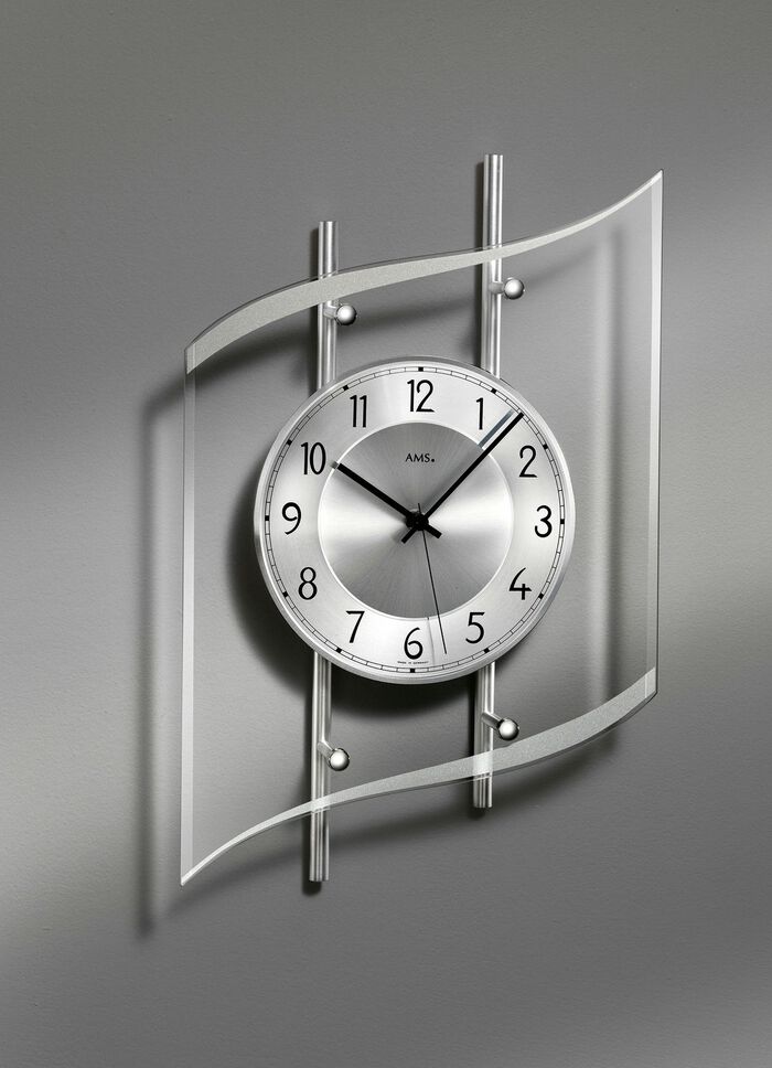 Wanduhr mit Funkuhrwerk SILBER