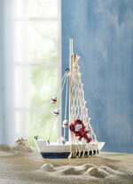 Segelboot aus Holz 