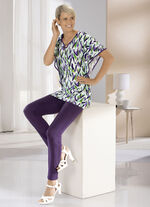 Shirt mit Zierelement am Halsausschnitt 