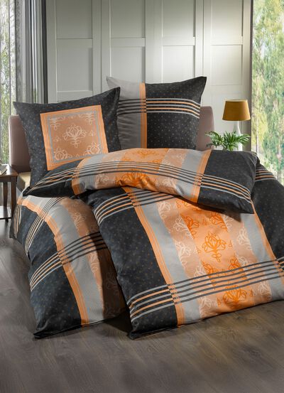 Elegante Bettwäsche-Garnitur von Kaeppel 