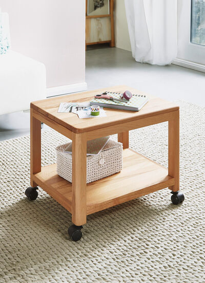 Beistellwagen aus geöltem Massivholz 