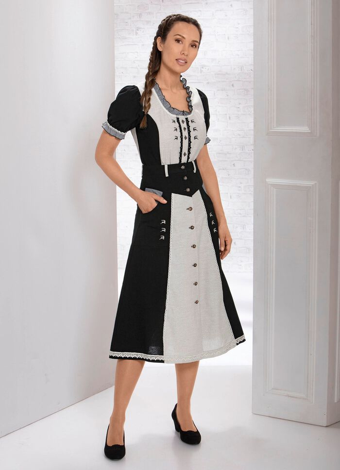 Bluse mit feiner Bortenzier 