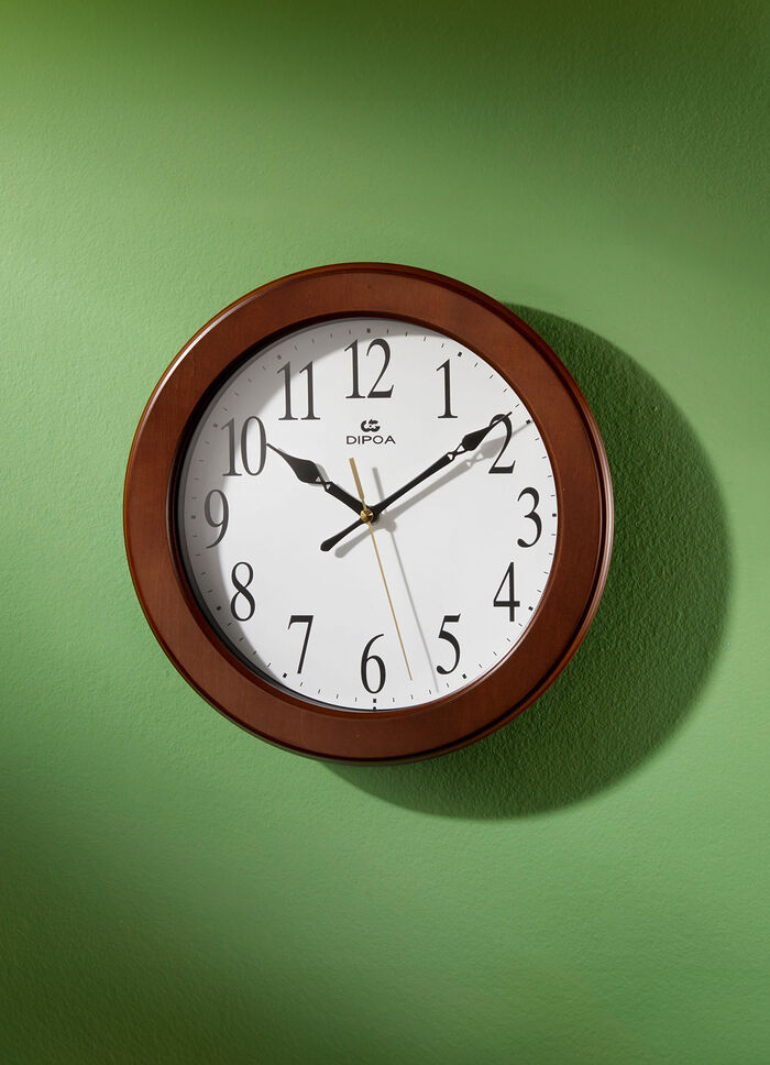 Hochwertige Wanduhr aus Holz NUSSBAUM