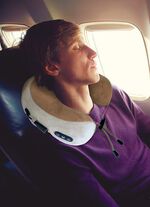 Nacken- und Schultermassagegerät 