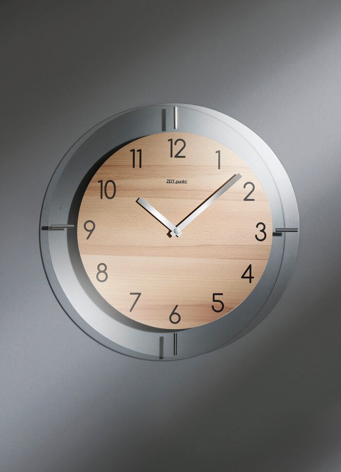 Hochwertige Wanduhr mit Funkuhrwerk BUCHE