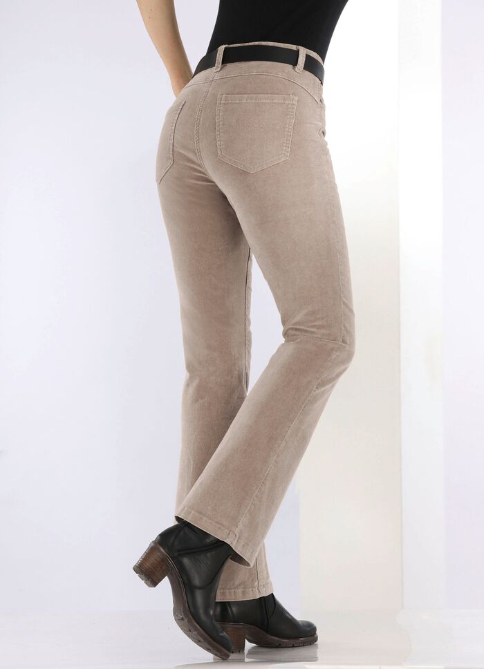 Cordhose in trendiger Bootcut-Form 