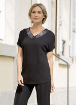 Shirt mit breiter, strassverzierter Blende 