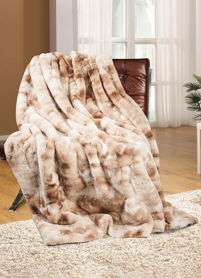 Felldecke aus naturgetreuem Webpelz 