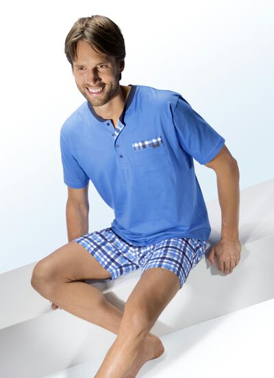 Shorty mit Knopfleiste, Brusttasche und Karodessin 