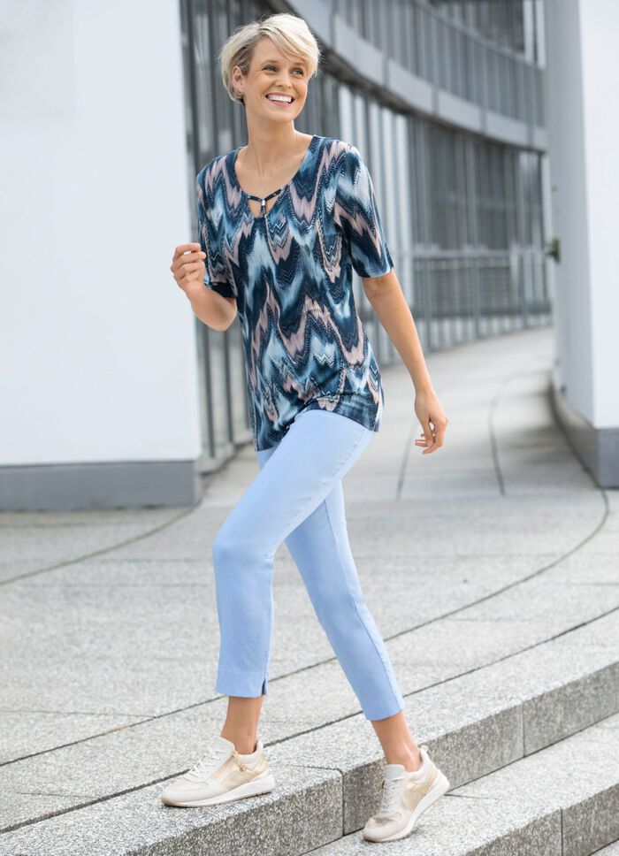 Shirt mit ausgefallener Ausschnittverarbeitung 